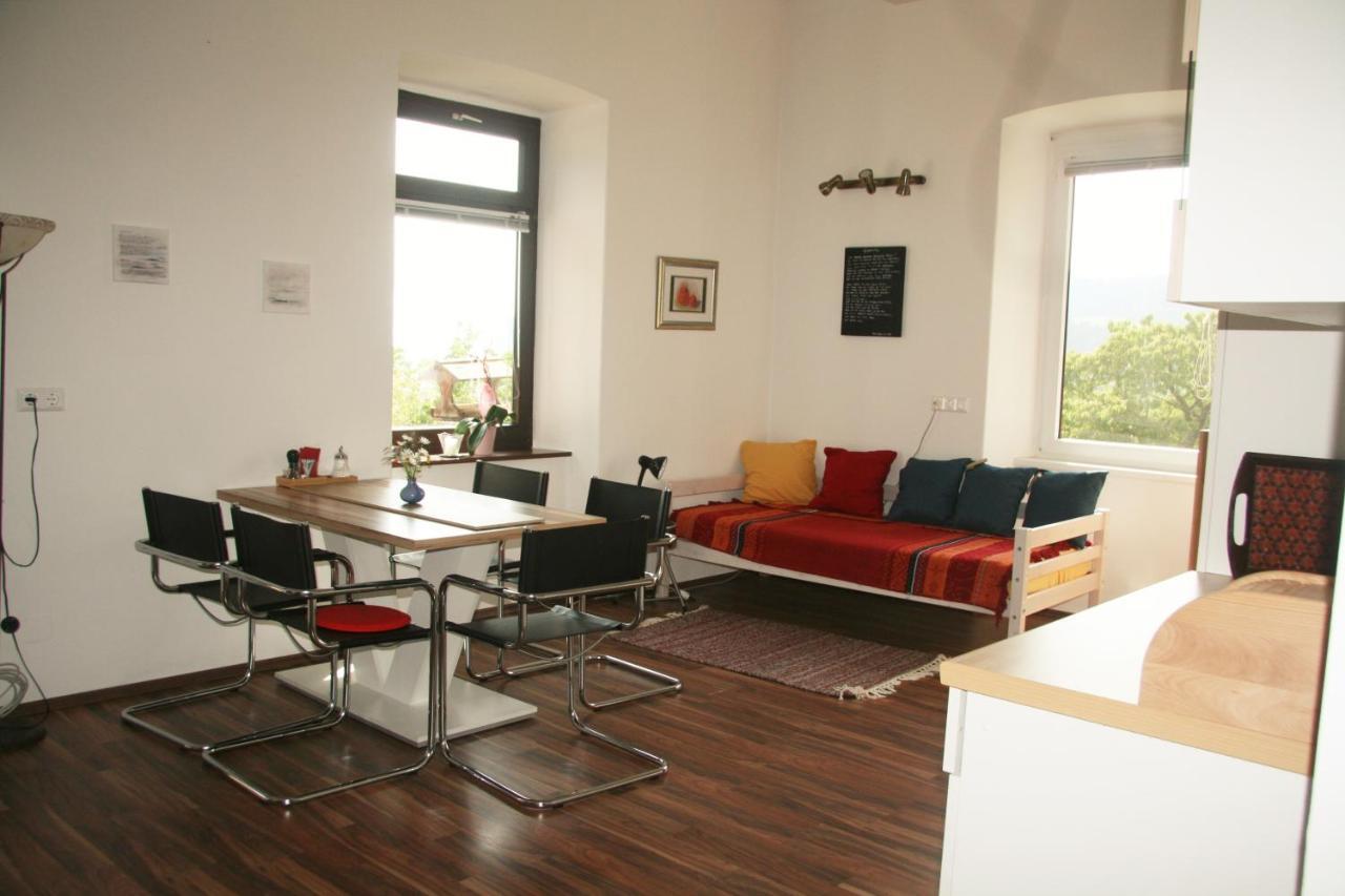 Apartmán Alte Volksschule - Schual In Gradne Liebenfels Exteriér fotografie